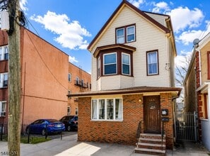 Building Photo - 138 E Jersey St
