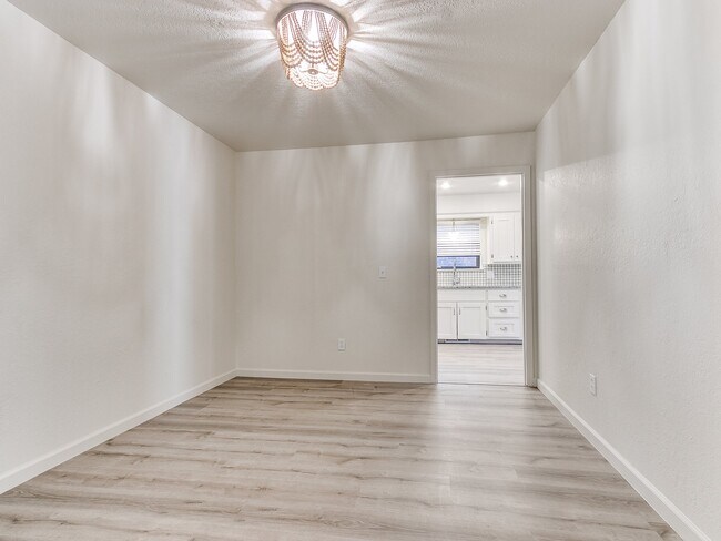 Building Photo - 2509 Tredington Way