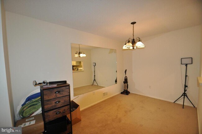 Foto del edificio - 13 Voscek Ct