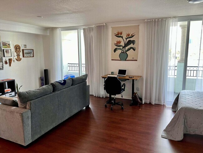 Building Photo - 600 S Dixie Hwy