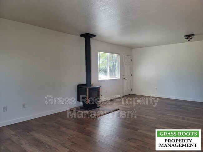 Foto del edificio - 23198 Lone Pine Drive