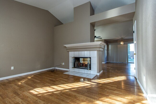 Foto del edificio - Beautiful 3 Bedroom 2 Bath