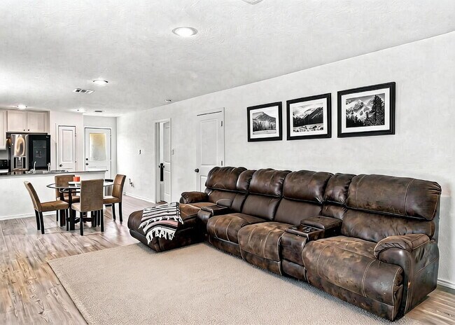 Building Photo - 3 Bedroom Home in Grace Valley