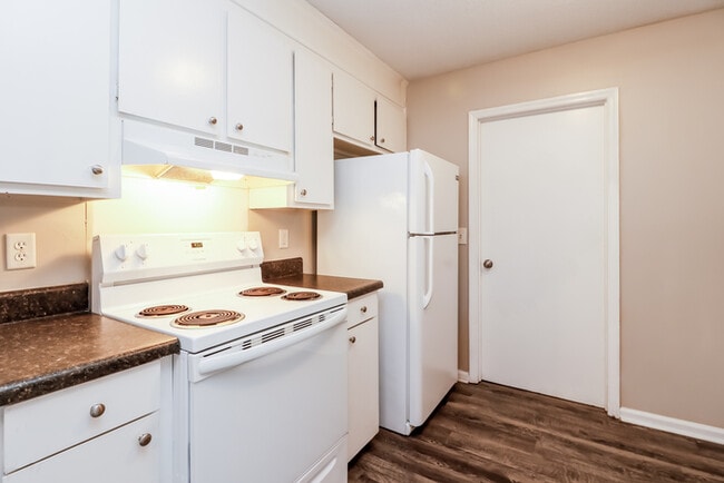 Building Photo - 105 White Pine Ct