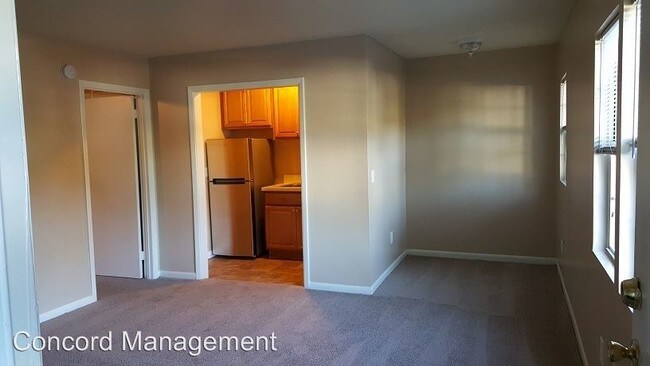 Building Photo - 3302 N Elm St
