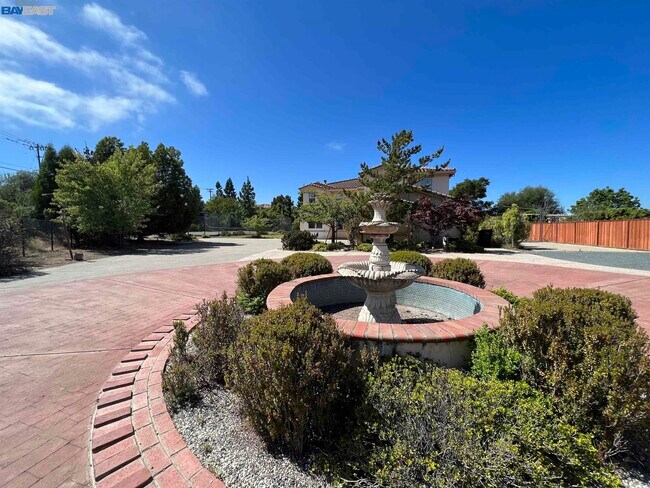 Building Photo - 25872 Five Canyons Pkwy