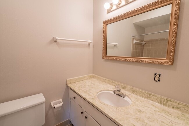 Building Photo - 6125 S Troost Ave