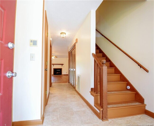 Foto del edificio - 1276 N Forest Dr