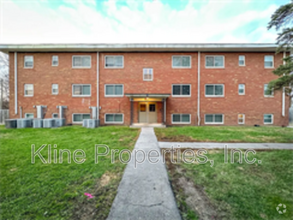 Building Photo - 2900 S Pennsylvania St