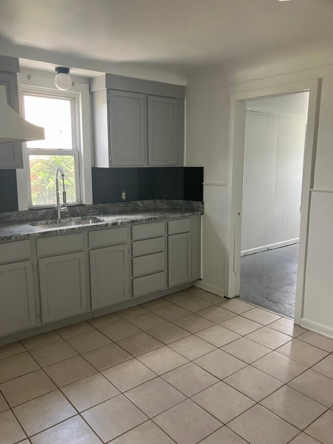 Building Photo - 23850 Dormont Ave