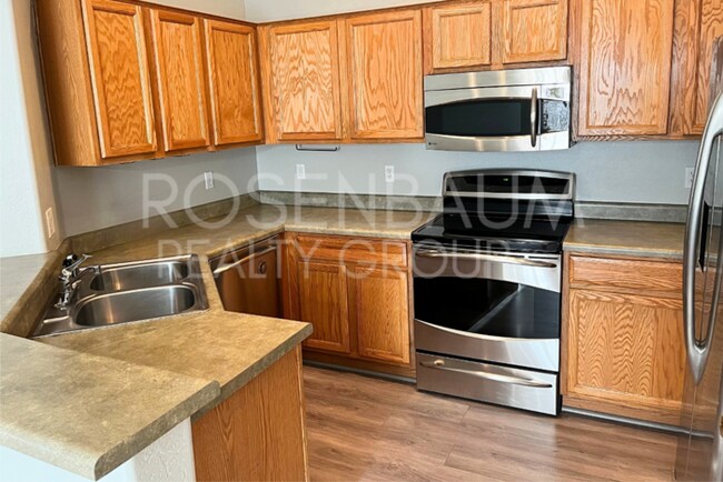 Building Photo - Beautiful 3-bedrooms, 2-baths home nestled...