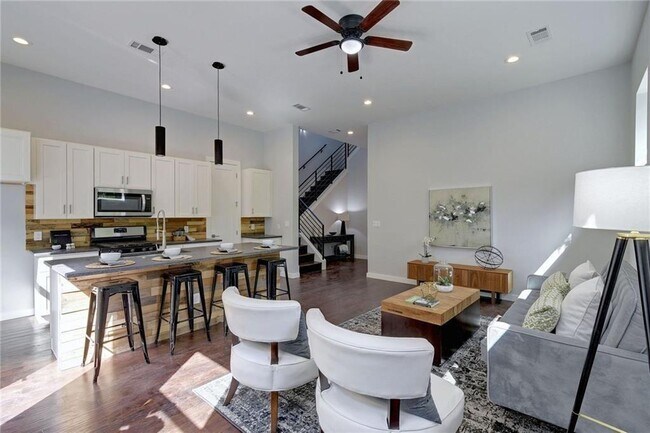 Foto del edificio - 6405 Chesterfield Ave