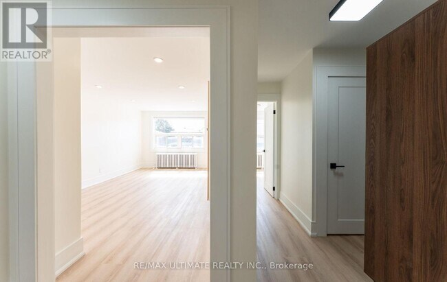 Building Photo - 484A Cosburn Ave.