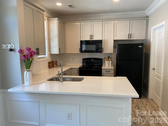Foto del edificio - 9737 Longstone Ln
