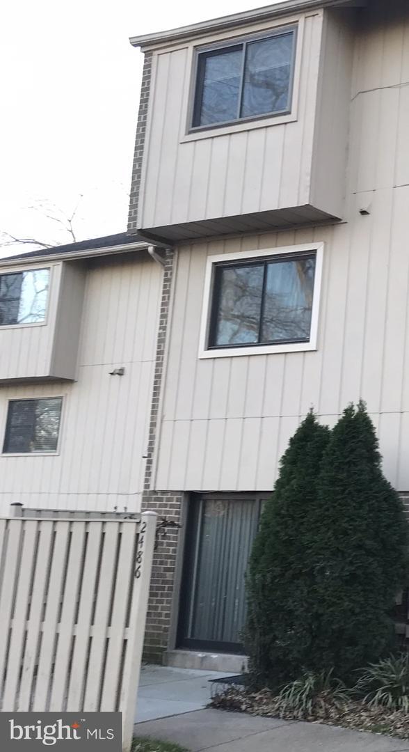 Building Photo - 2486 Glengyle Dr
