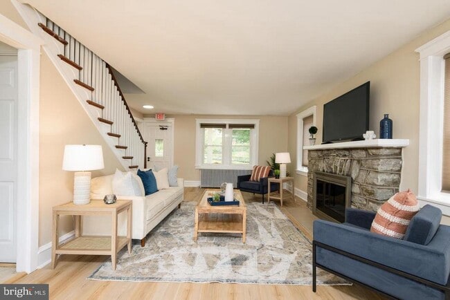 Building Photo - 516 E Lancaster Ave