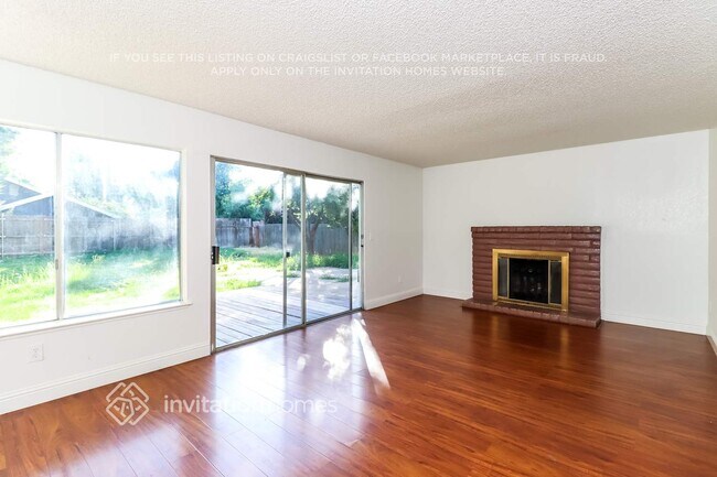Foto del edificio - 1295 Trail End Way