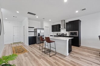 Building Photo - 3215 Rainwood Gate Dr