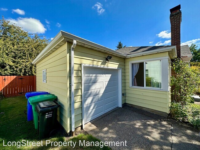 Foto del edificio - 2 br, 1 bath House - 3308 NE 88th Ave