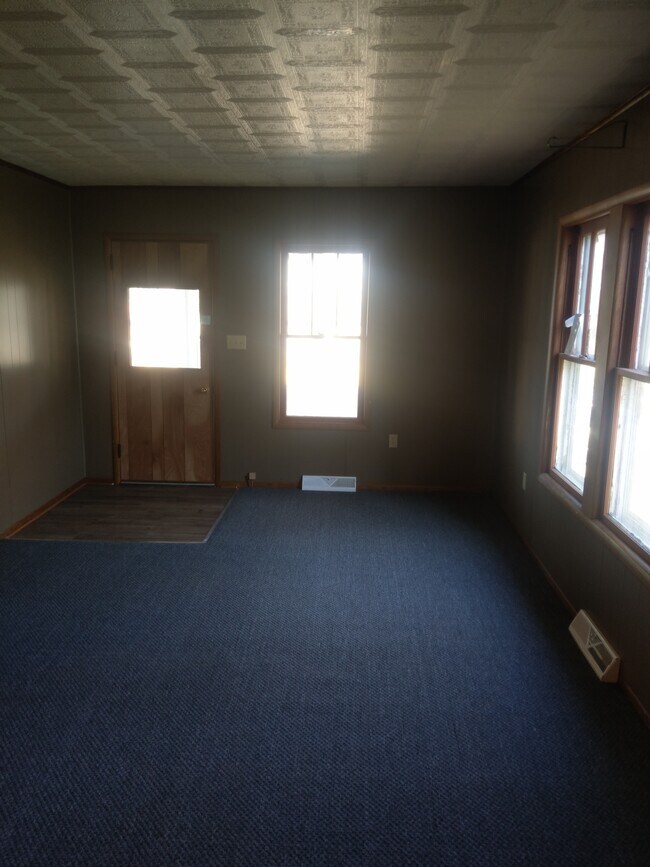 Sala de estar - 608 W Church St