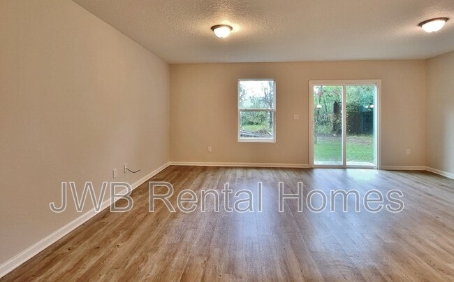 Building Photo - 5569 Cabot Dr N