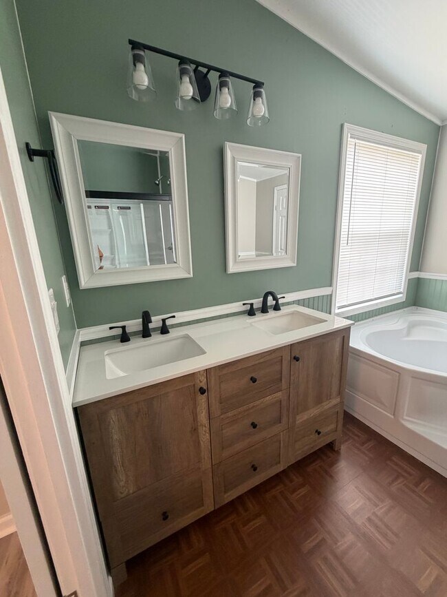 Foto del edificio - Available May!