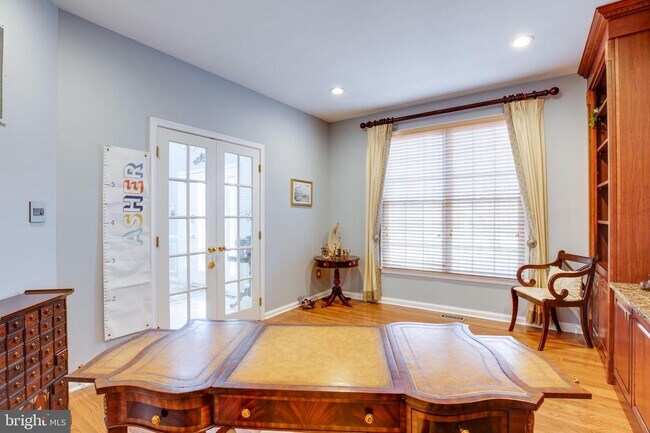 Foto del edificio - 5042 Worthington Woods Way