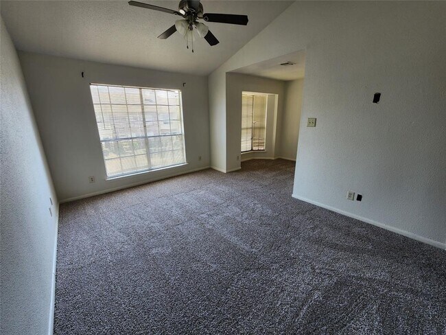 Building Photo - 2121 El Paseo St
