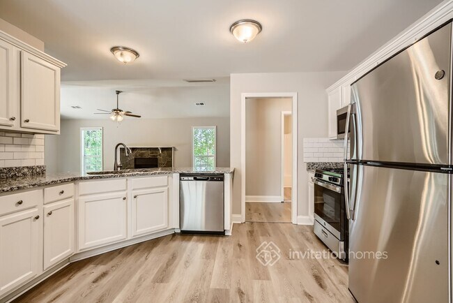 Foto del edificio - 7470 Hunters Ridge Dr