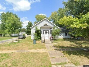 Building Photo - 700 E Jefferson Ave