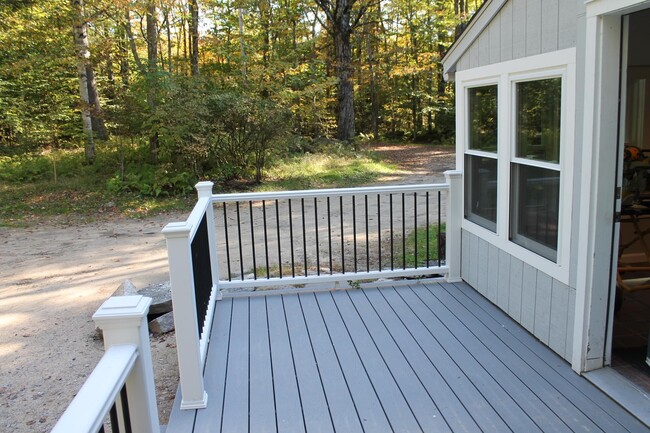 Building Photo - 498 Mont Vernon Rd