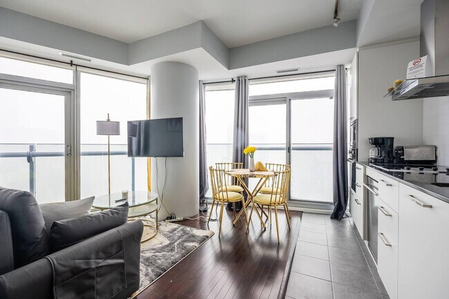 Photo du bâtiment - 19 Grand Trunk Crescent