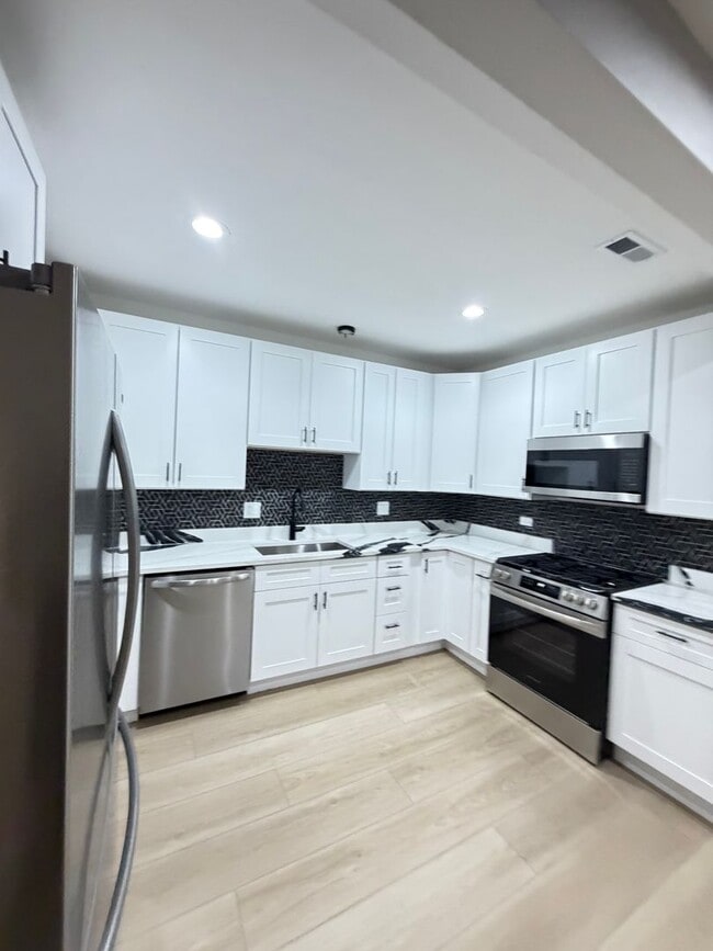 Foto del edificio - 6350 S St Lawrence Ave