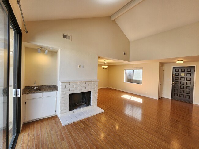 Building Photo - 250 Northcreek Cir