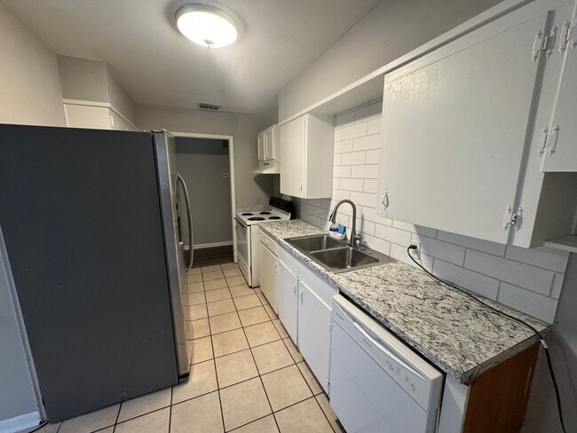 Building Photo - Cute 3 bedroom, 1 Bathroom in South Bossier