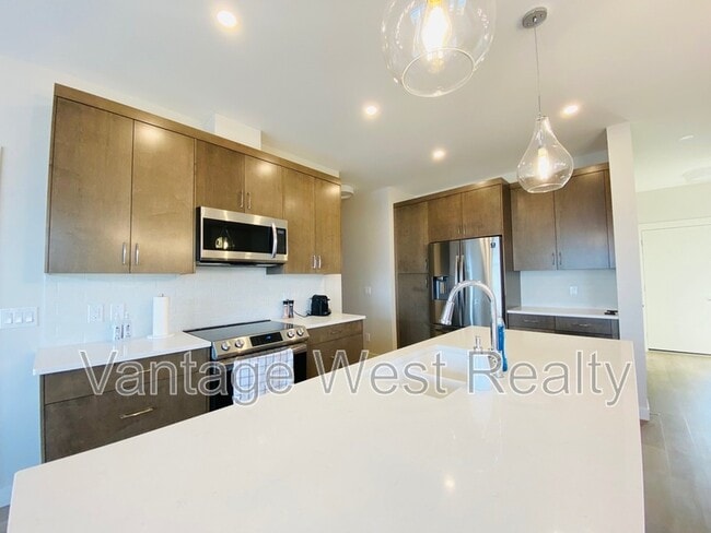 Building Photo - 3356 Aspen Ln