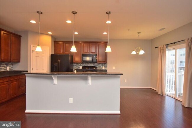 Building Photo - 43835 Centergate Dr
