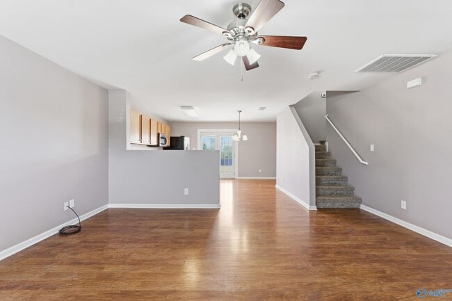 Building Photo - 3294 Castlecreek Dr SW