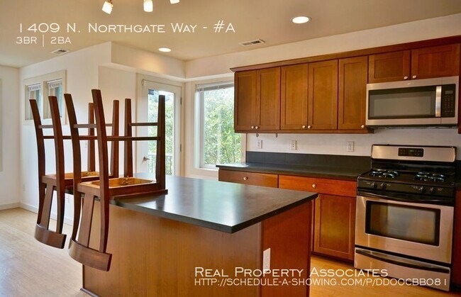 Foto del edificio - Townhome in Northgate Seattle