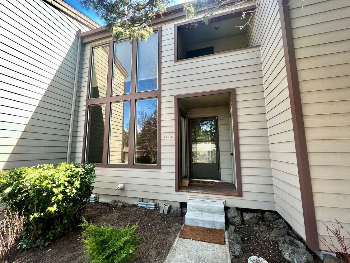 Foto principal - 2112 NW Harriman St