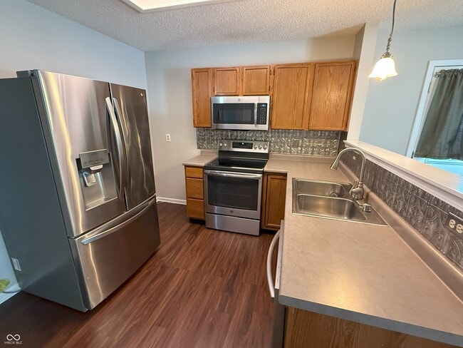 Foto del edificio - 2069 Fullwood Dr