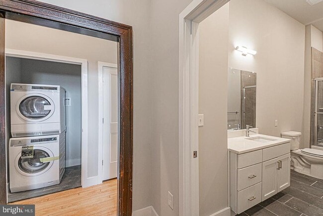 Building Photo - 1300 S 19th St