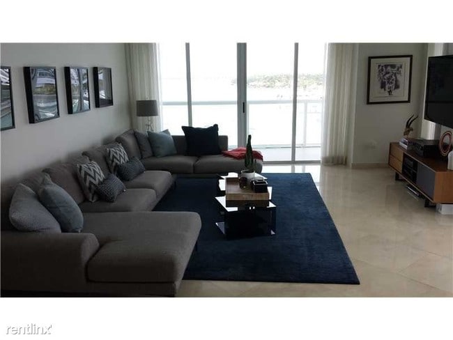Building Photo - 2 br, 2 bath  - 10 Venetian Way # 10