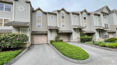 Building Photo - 19 Hawthorne Dr
