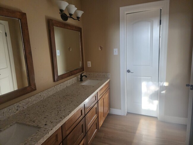 Foto del edificio - 9902 Kings Walk Round St