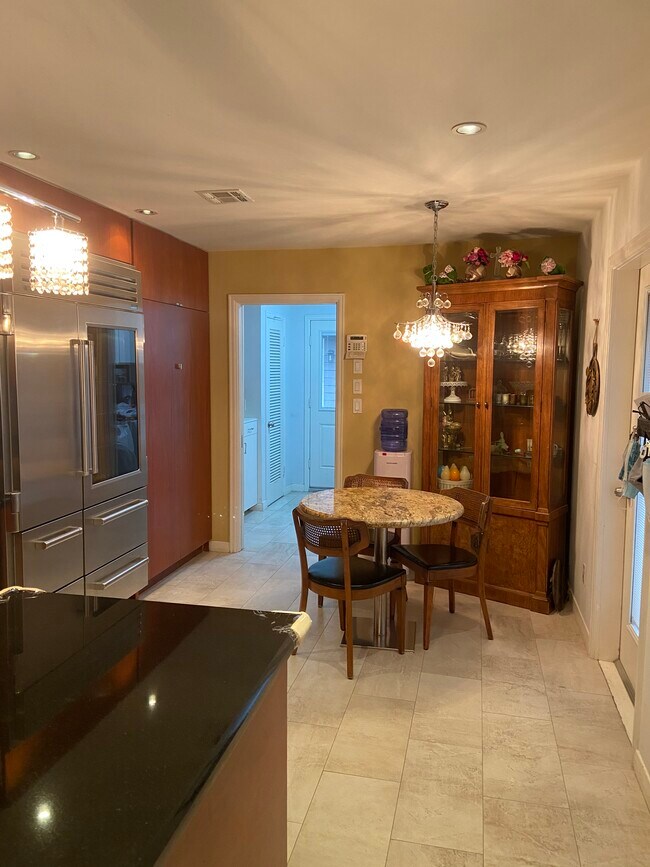 Foto del edificio - 5232 Piping Rock Ln