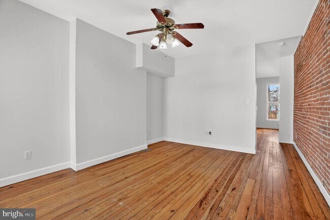 Foto del edificio - 1642 S Hanover St