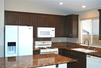 Building Photo - 9955 Burton Lake Ct