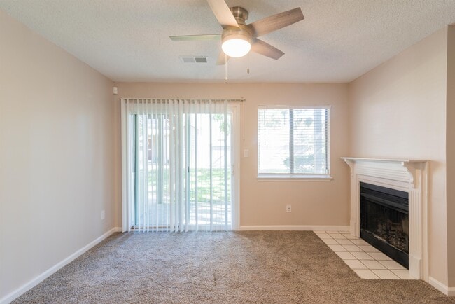 Building Photo - 2539 Stockbridge Dr