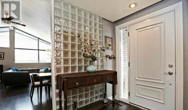 Photo du bâtiment - 1065 Bomorda Dr